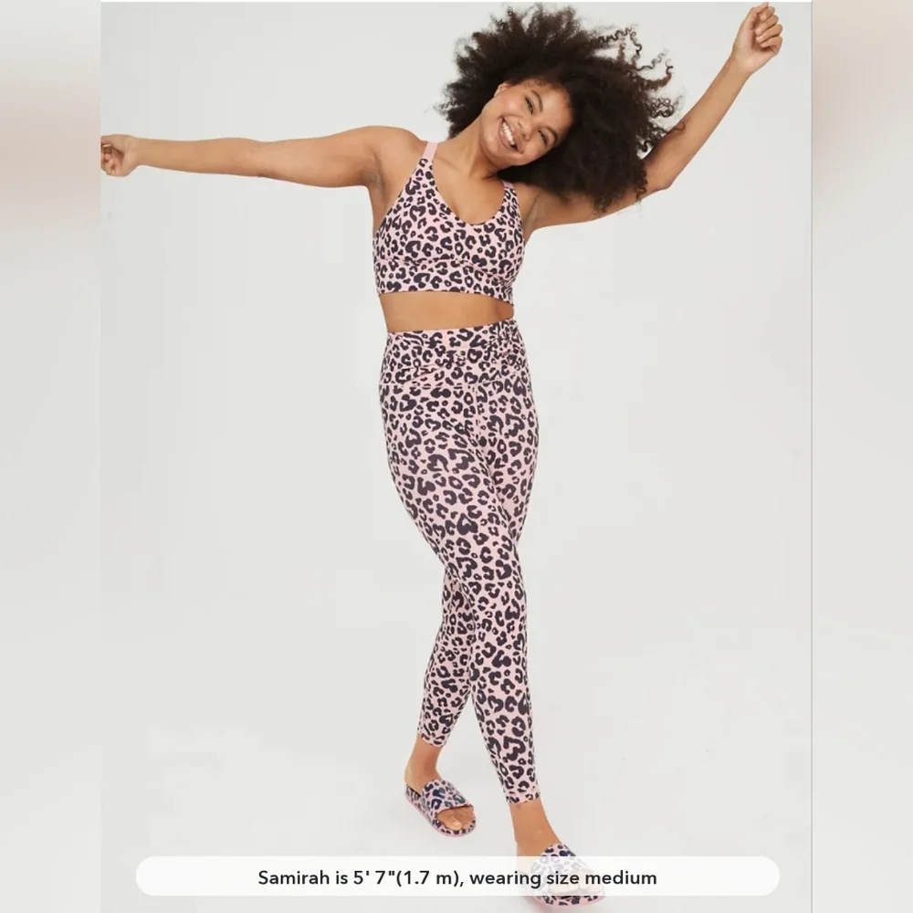 OFFLINE By Aerie Real Me High Waisted Twist Legging, Size M - Picture 2 of 11
